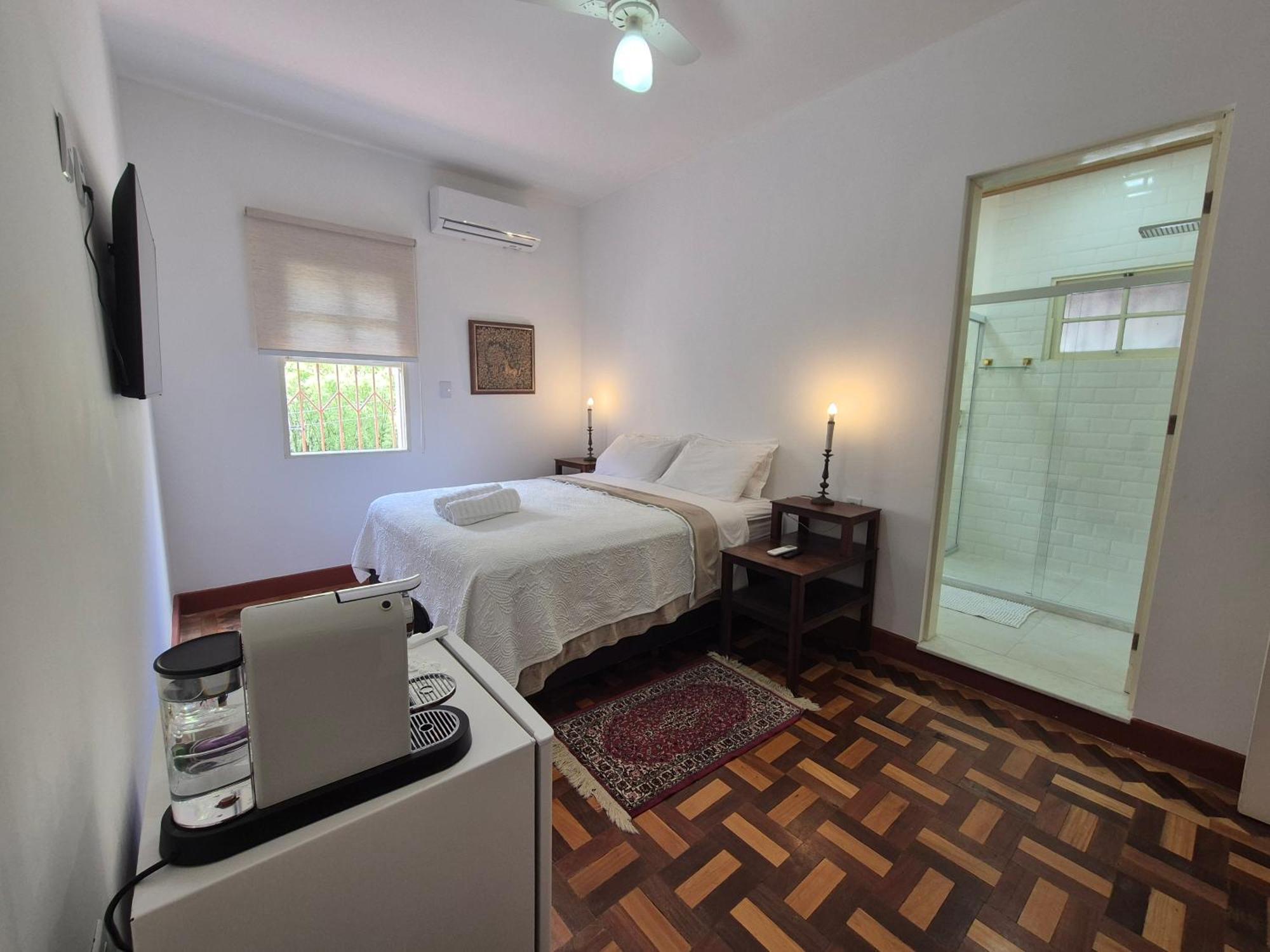 Suíte Deluxe com Banheira de Hidromassagem